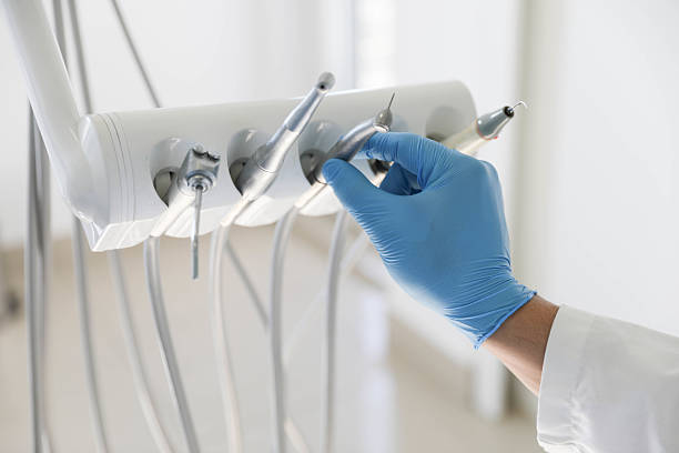 Professional Tooth Extraction technician working in Lorenzo, TX